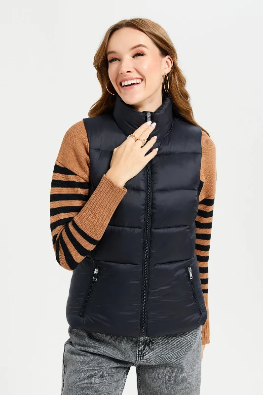 Women Black Sleeveless Puffer Jacket